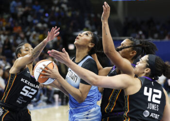 Chicago Sky home debut: sights and sounds from Wintrust Arena