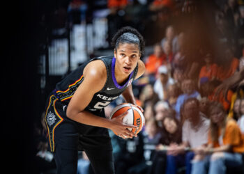 Connecticut Sun star Alyssa Thomas traded to Phoenix Mercury