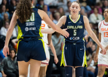 Bueckers and Siegrist are finding their chemistry as teammates