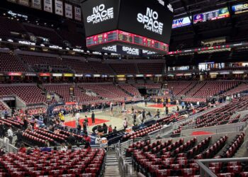 Indiana Fever use defense — no, really — to make statement with opening night win vs Chicago Sky