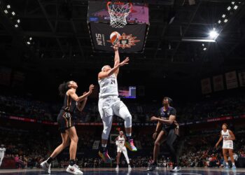 The Dream Dim the Sun 93-76 for their 26th Win ›